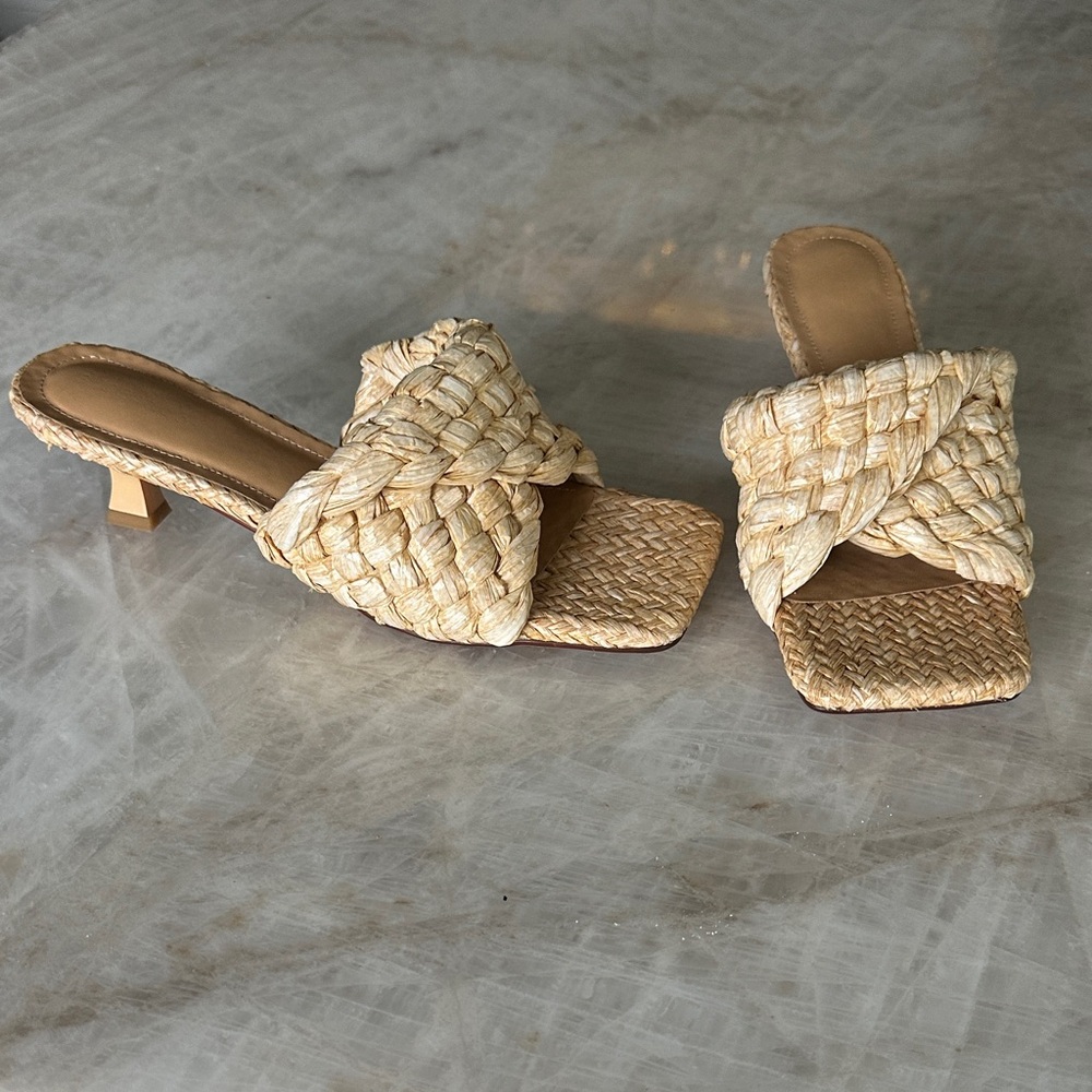 Elegant Cream raffia Woven Women's Mules 8